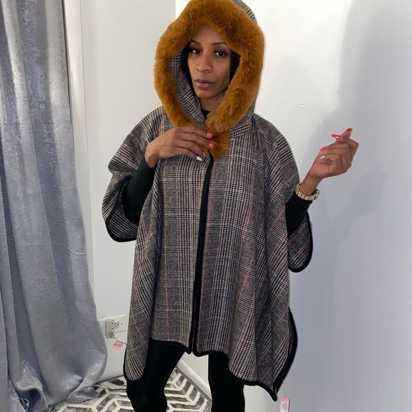 Stylish Red Shawl - Picture 14 of 15
